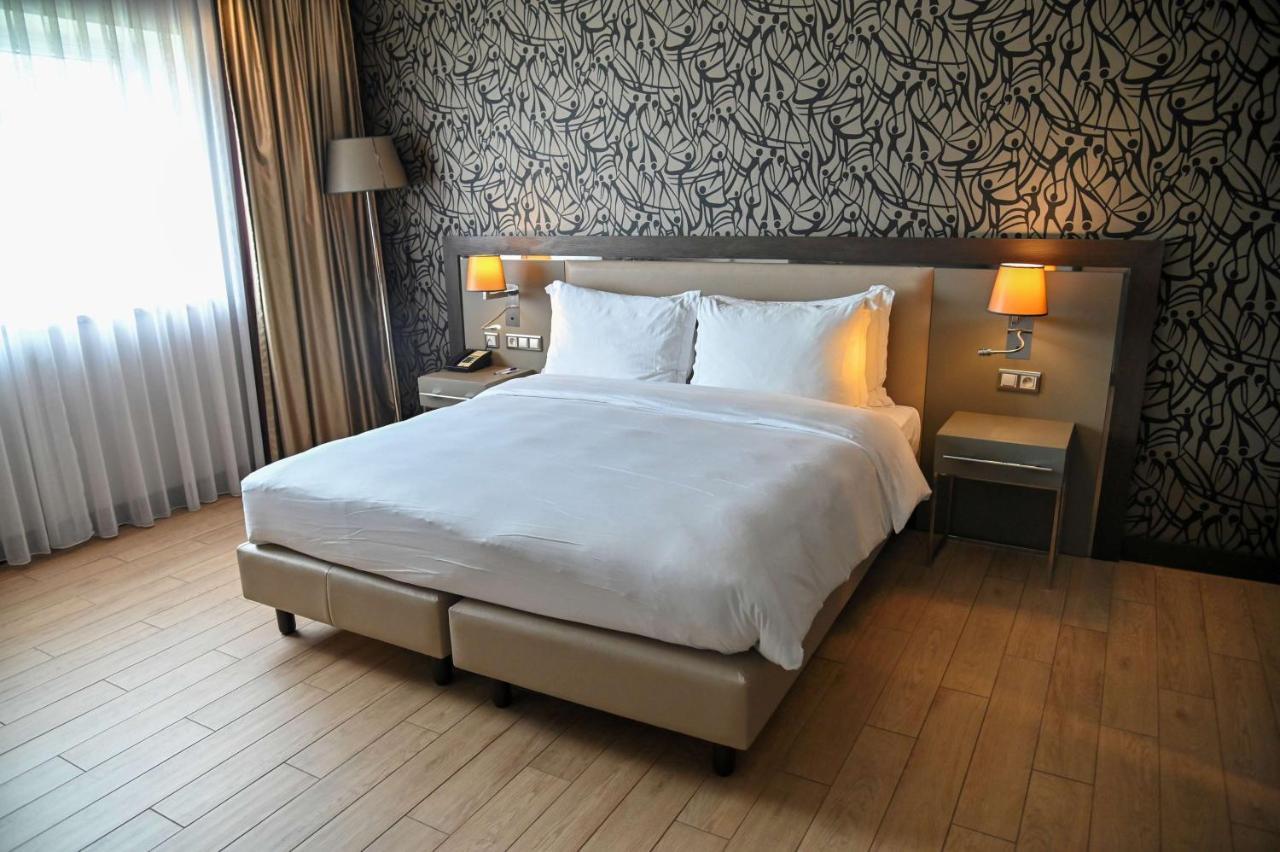 Radisson Blu Hotel, Abidjan Airport Exterior photo