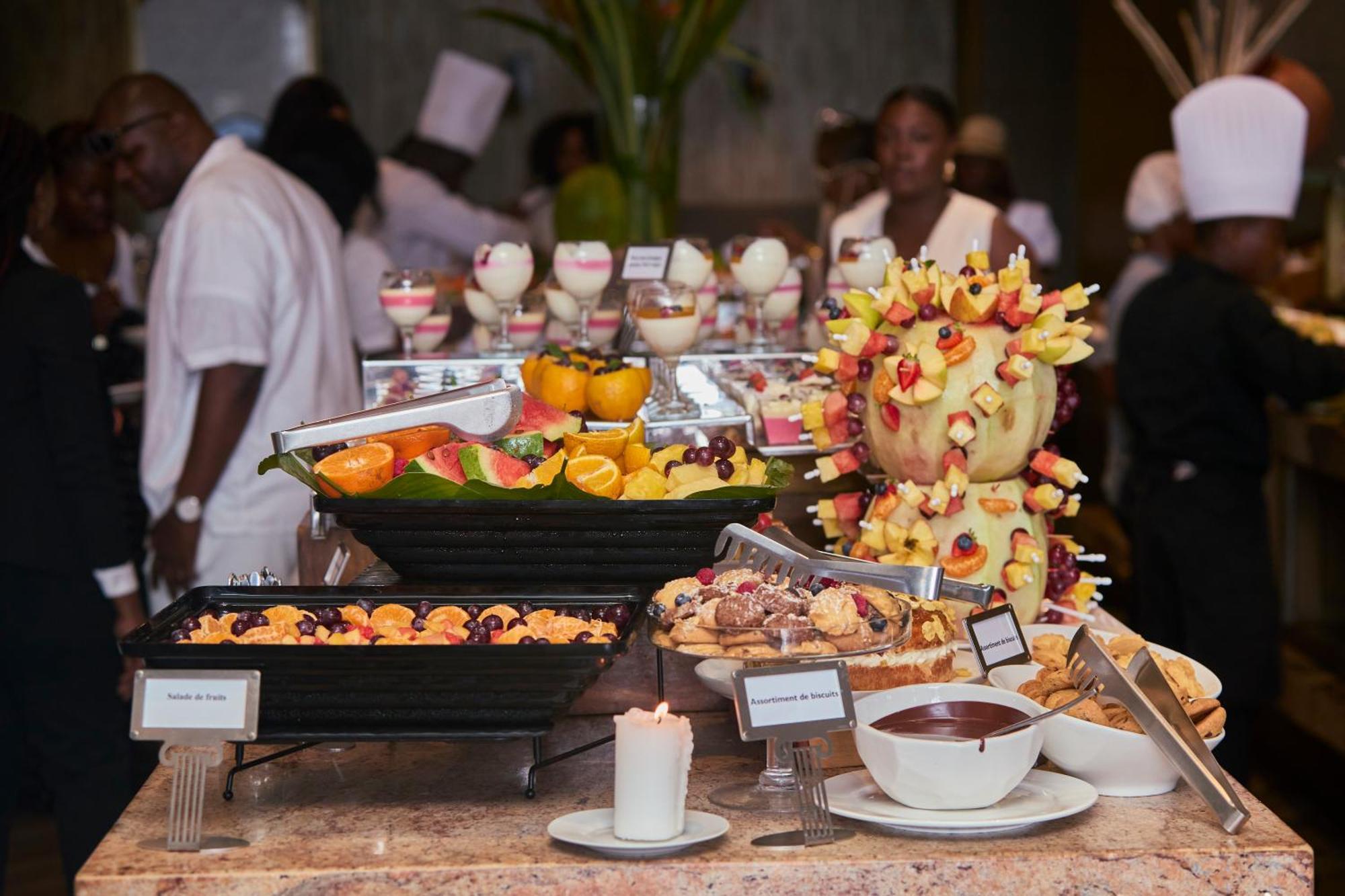 Radisson Blu Hotel, Abidjan Airport Exterior photo