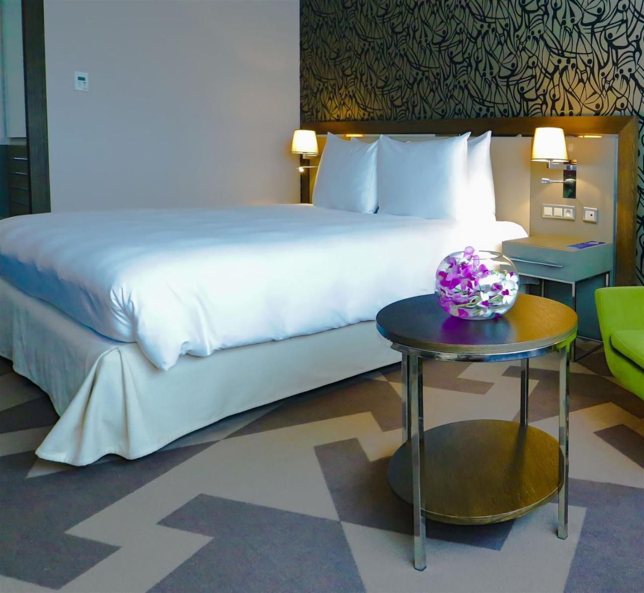Radisson Blu Hotel, Abidjan Airport Exterior photo