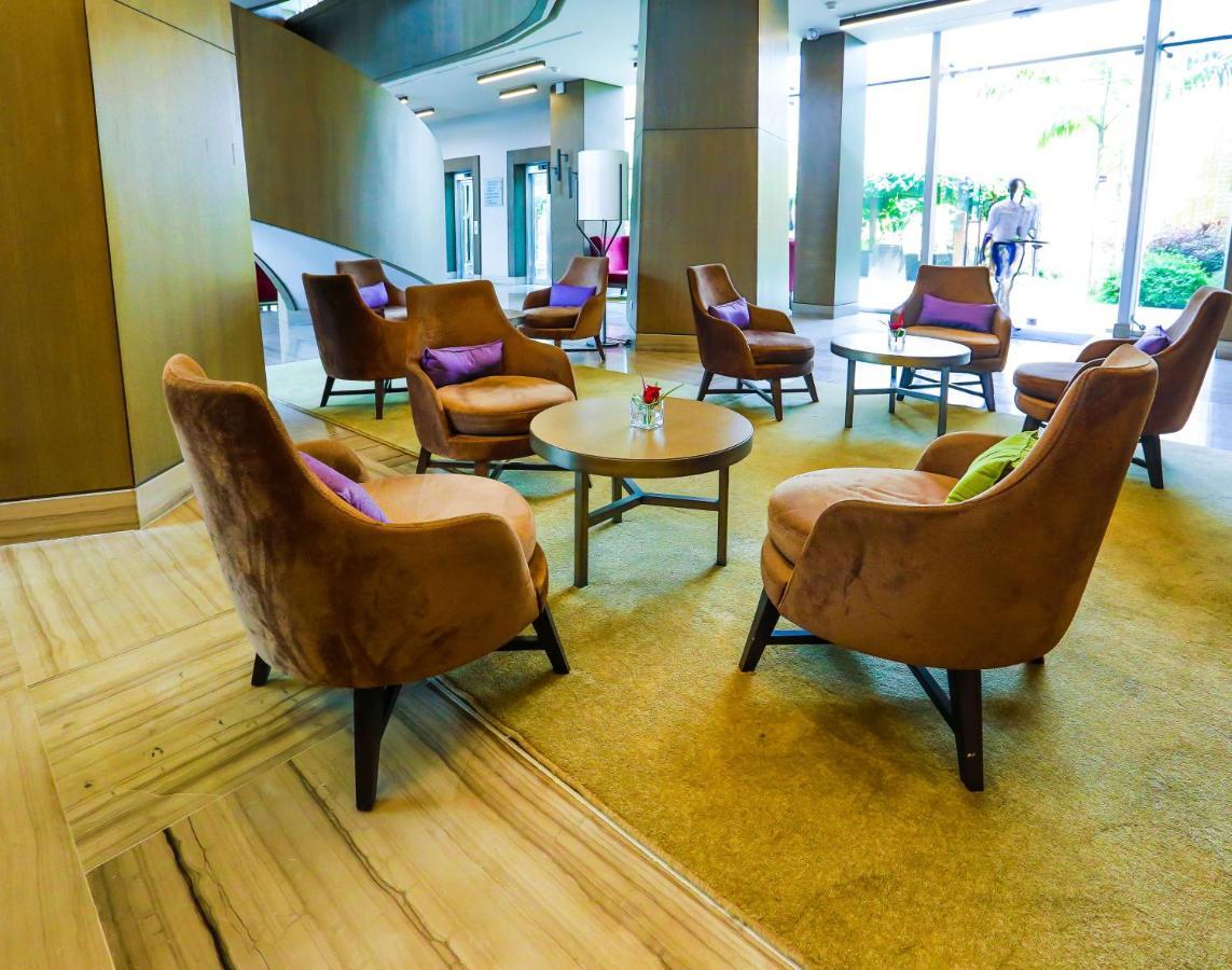 Radisson Blu Hotel, Abidjan Airport Exterior photo