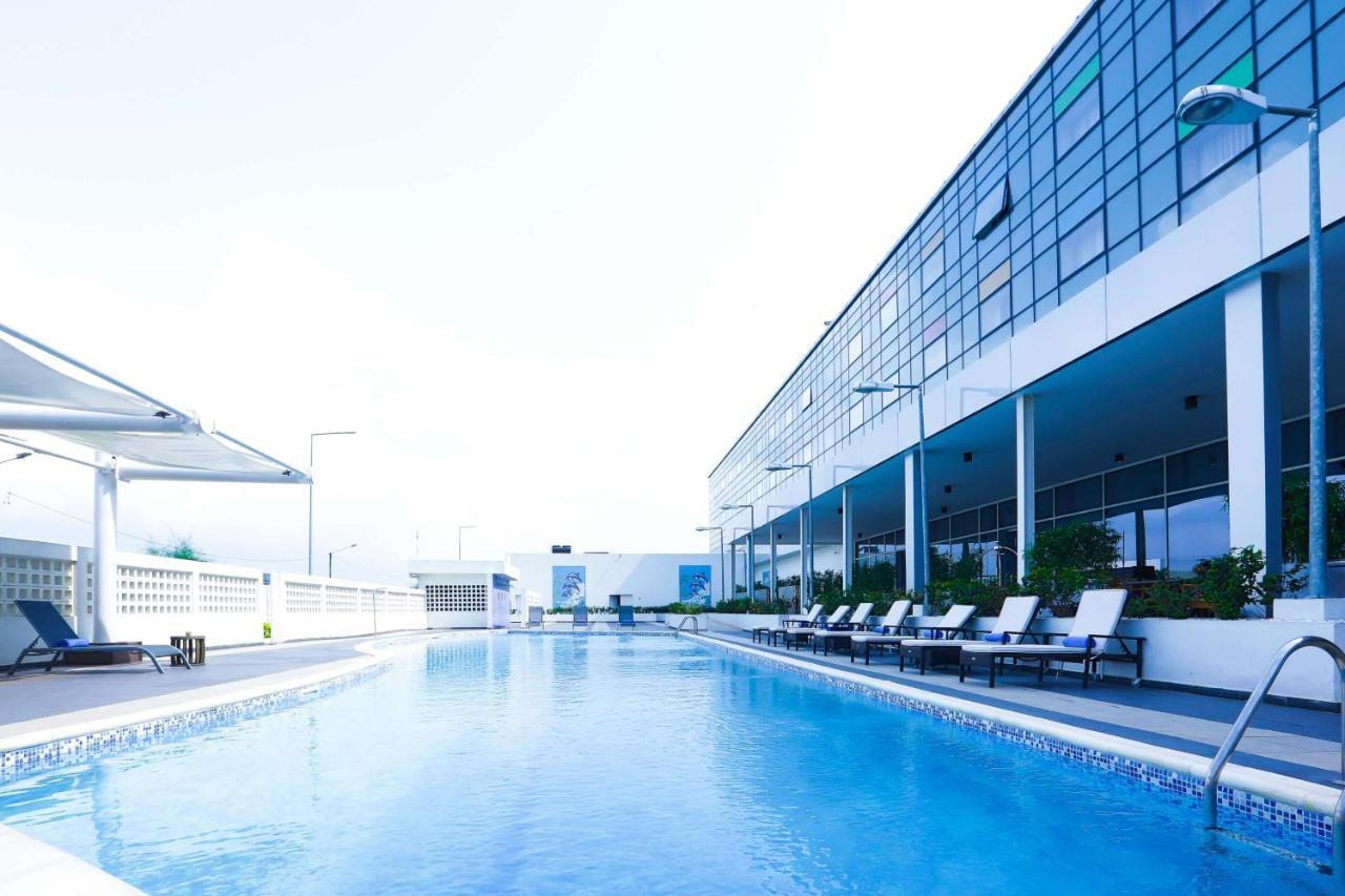 Radisson Blu Hotel, Abidjan Airport Exterior photo